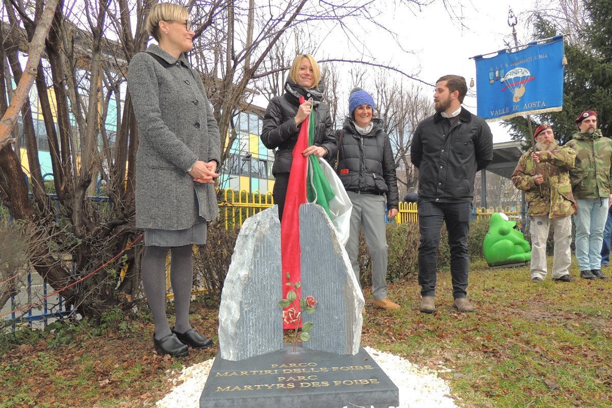 L'inaugurazione del monumento aostano dedicato alle vittime delle foibe