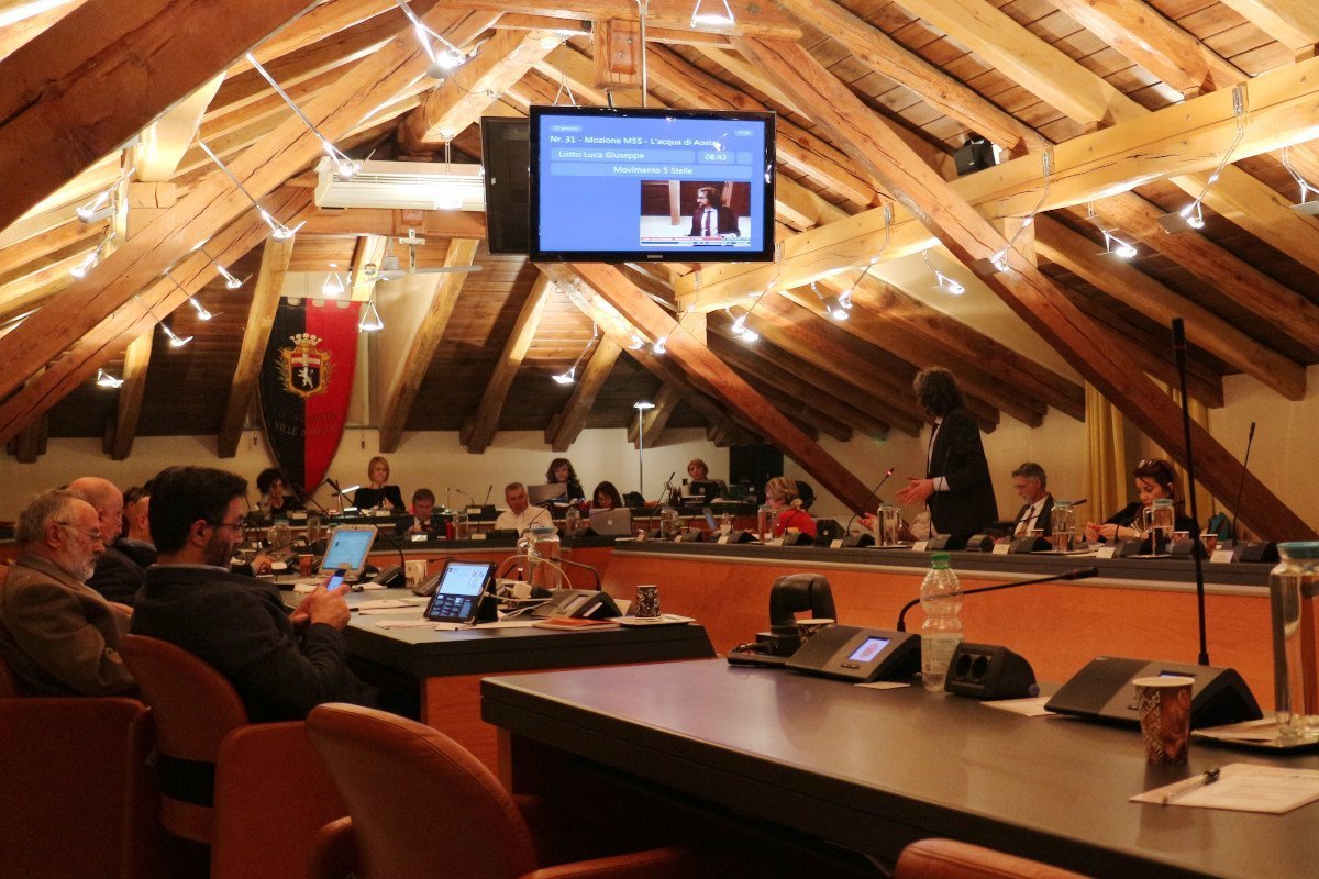 Il Viminale conclude il procedimento sul Comune di Aosta: «nessun presupposto per sciogliere il Consiglio comunale»