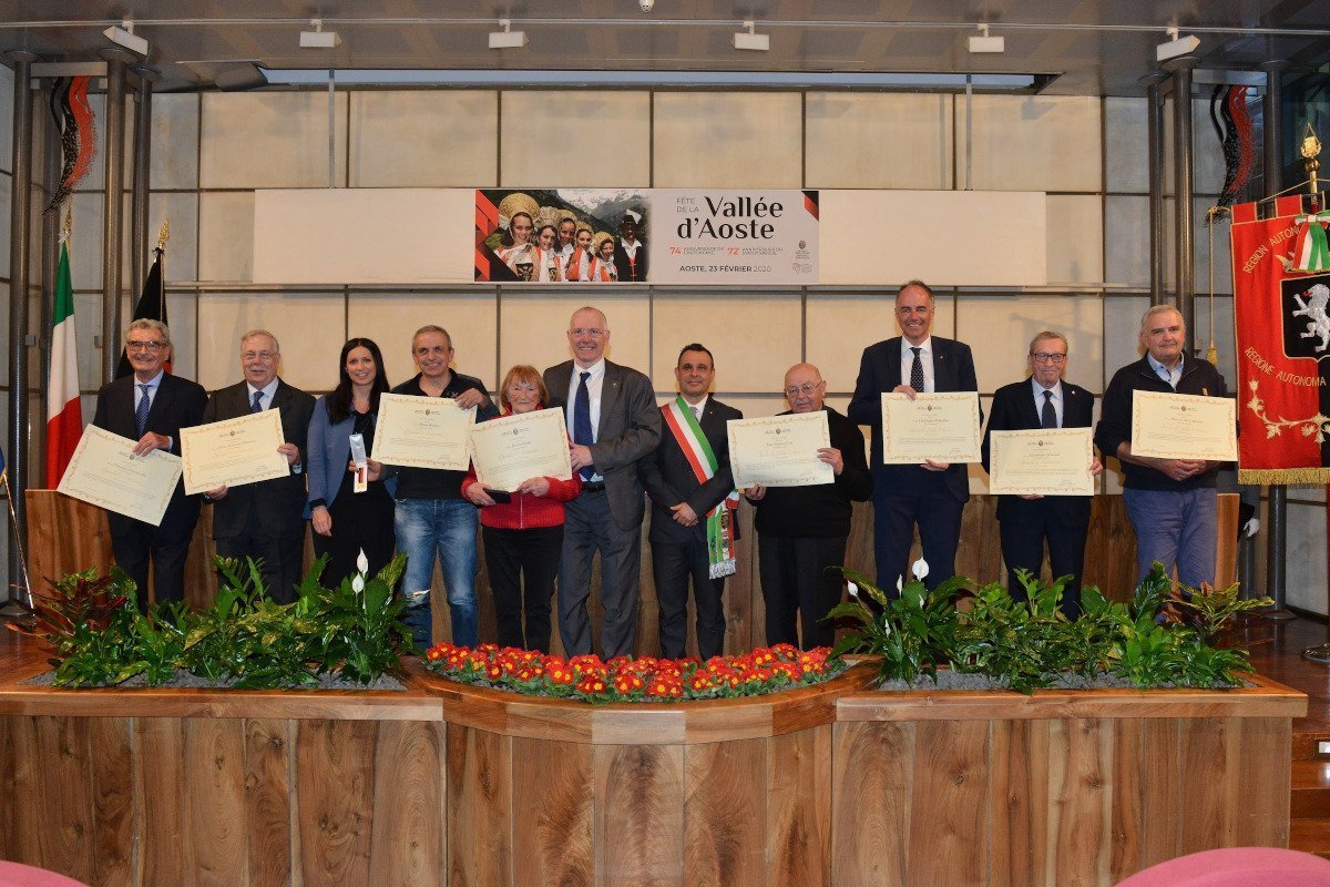 Premiati ed autorità dell'edizione 2020 della Festa della Valle d'Aosta
