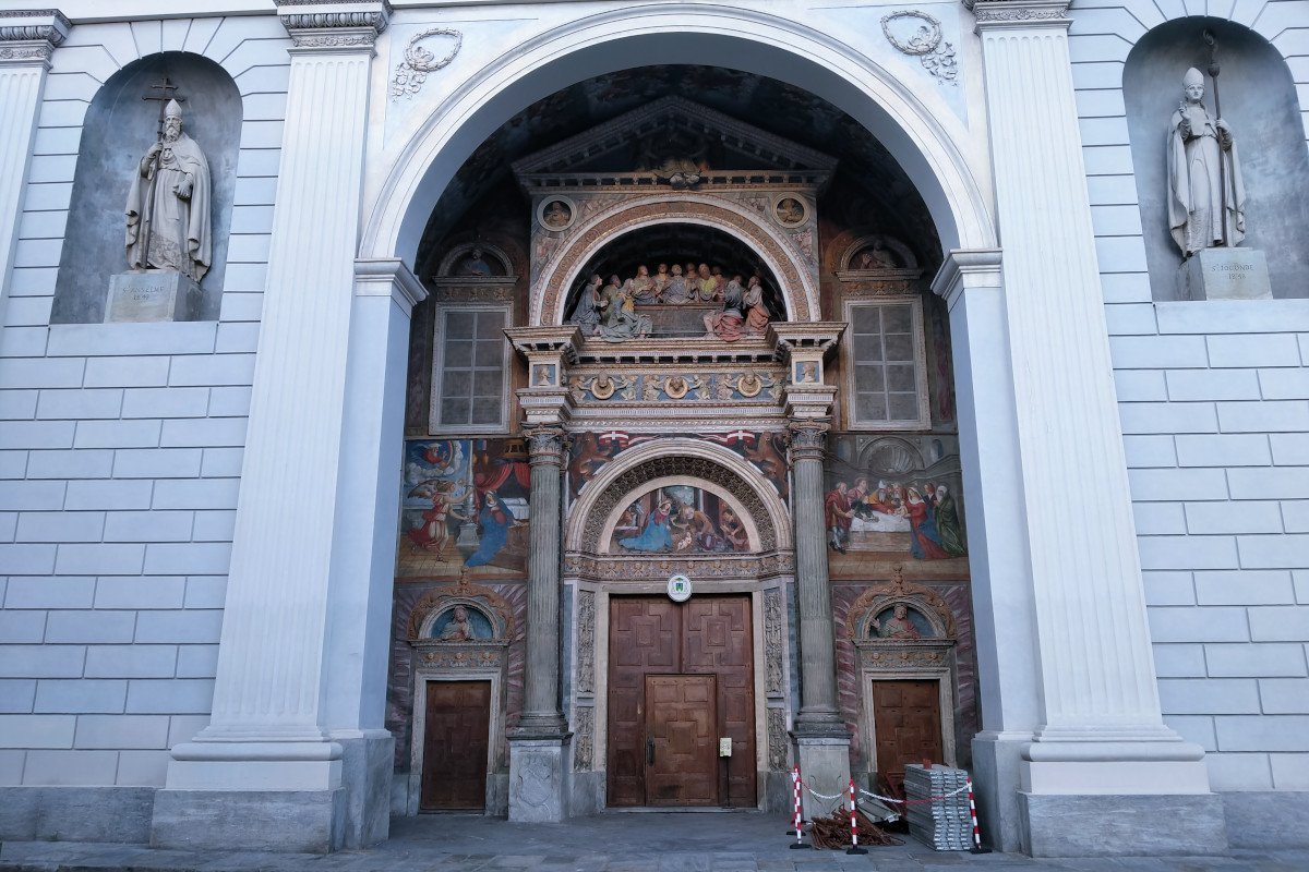 La facciata della Cattedrale di Aosta