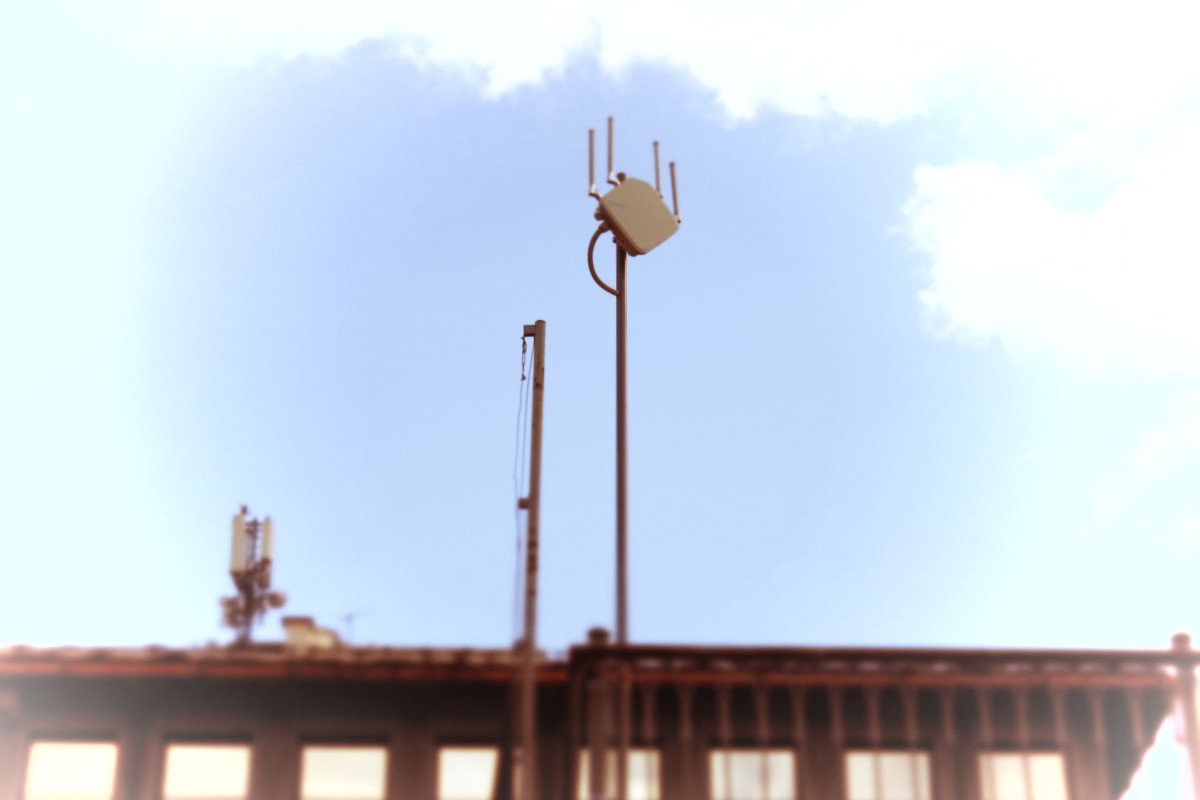 Un'antenna della rete Wi-Fi regionale