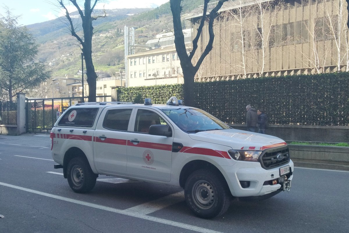 Un mezzo della 'Croce Rossa Italiana' ad Aosta