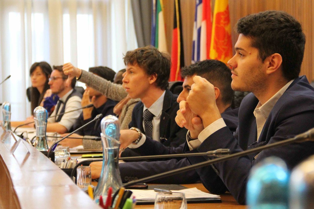 La filière agro-alimentaire et la lutte contre les dépendances sont les thèmes du quatrième Conseil des jeunes valdôtains: le dépôt des candidatures jusqu’au 31 mars