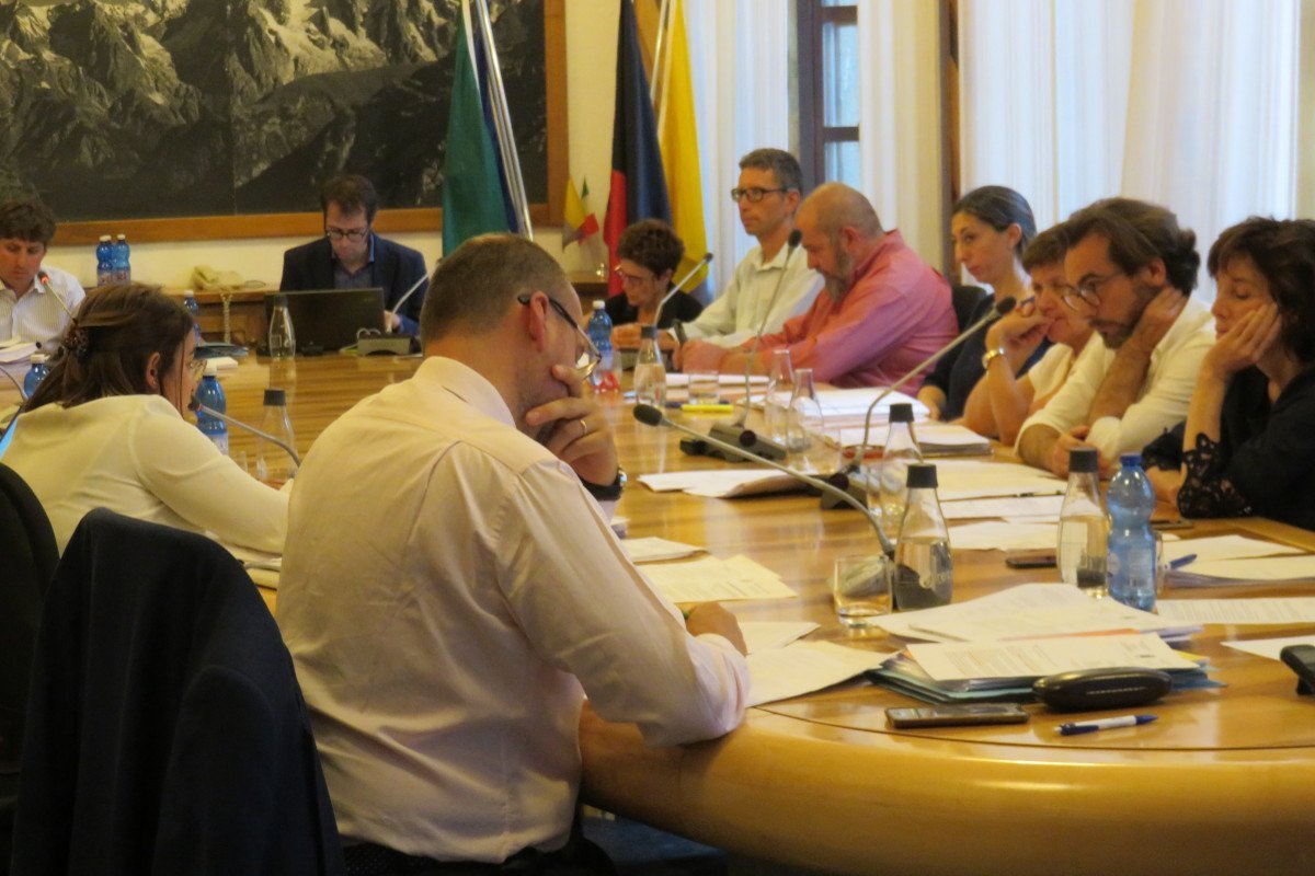 Il Consiglio comunale di Courmayeur in riunione