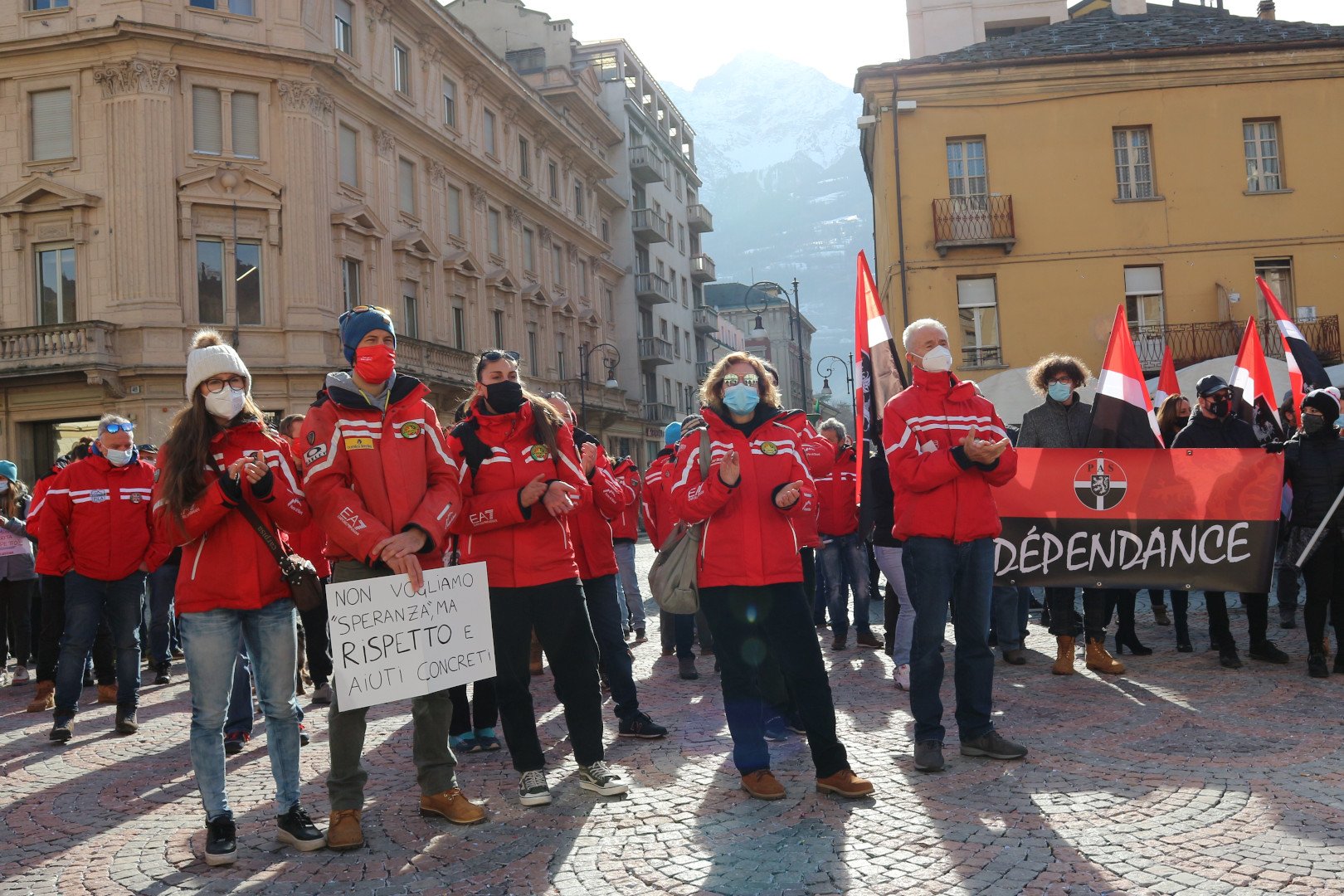 La manifestazione dei lavoratori stagionali ad Aosta dello scorso febbraio