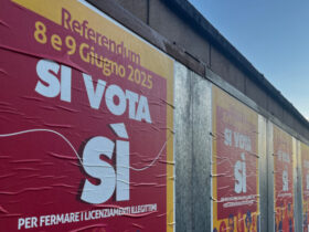 I manifesti a favore del 'sì' ai referendum dell'8 e 9 giugno 2025