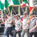 Gli alpini valdostani durante la sfilata all'Adunata nazionale di Biella