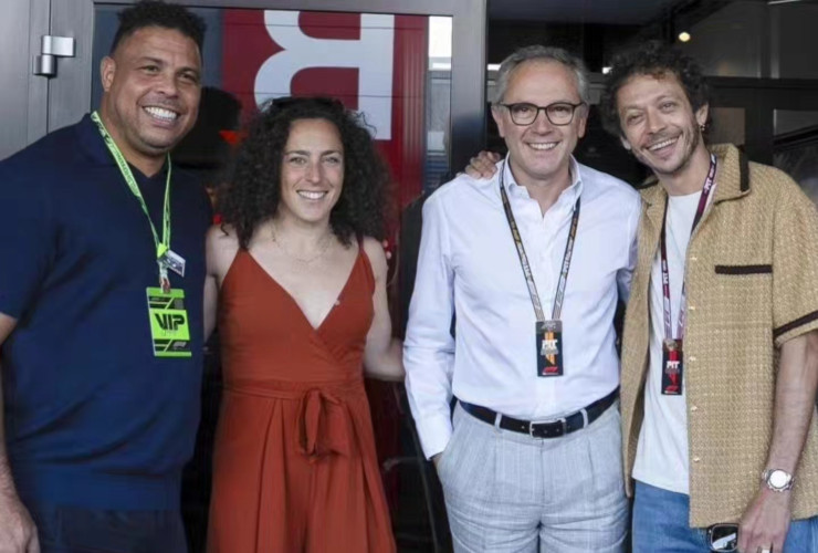 Federica Brignone ad Imola, al Gran Premio di Formula1, con Ronaldo, Stefano Domenicali e Valentino Rossi
