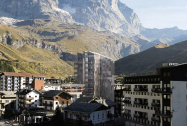 Il rendering di 'The Stone' nell'abitato di Breuil Cervinia