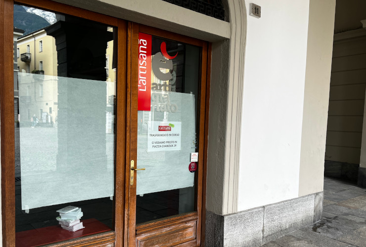 Lo storico negozio dell'Ivat sotto i portici dell'Hôtel de Ville