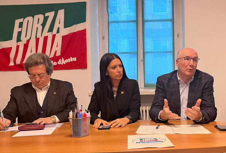 I vertici di Forza Italia VdA, la coordinatrice Emily Rini, tra i consiglieri regionali Mauro Baccega e Pierluigi Marquis