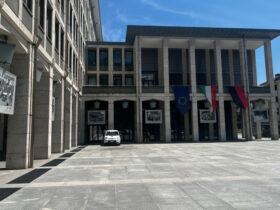 Il palazzo regionale durante la riunione del Consiglio Valle