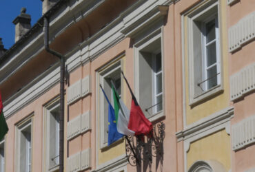 La finestra dell'ufficio del sindaco nell'Hôtel de Ville di Aosta