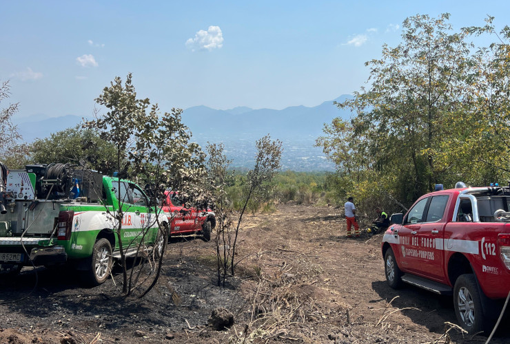 I mezzi della Colonna mobile dei Vigili del fuoco della Valle d'Aosta in azione in Campania