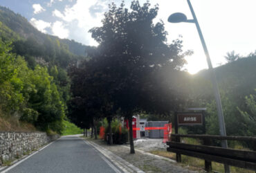 La strada di ingresso nel territorio del Comune di Avise