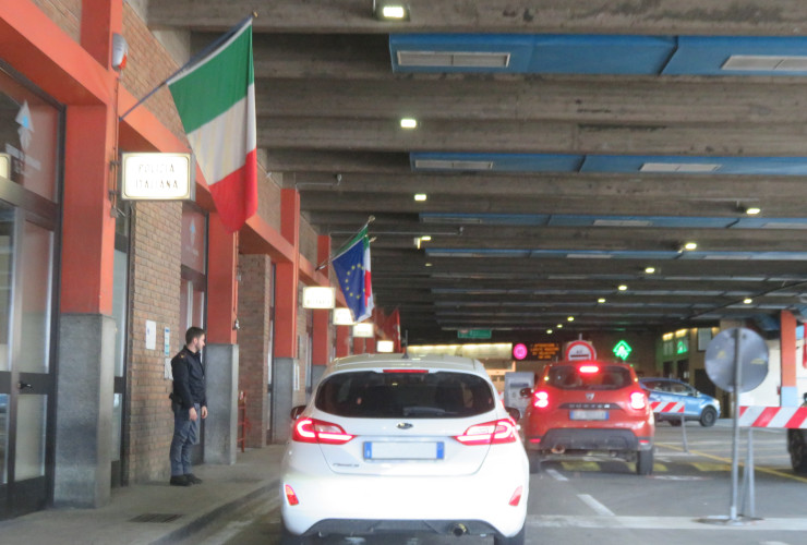 Il confine di Stato tra Italia e Svizzera nel Traforo del Gran San Bernardo
