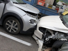 Due automobili incidentate