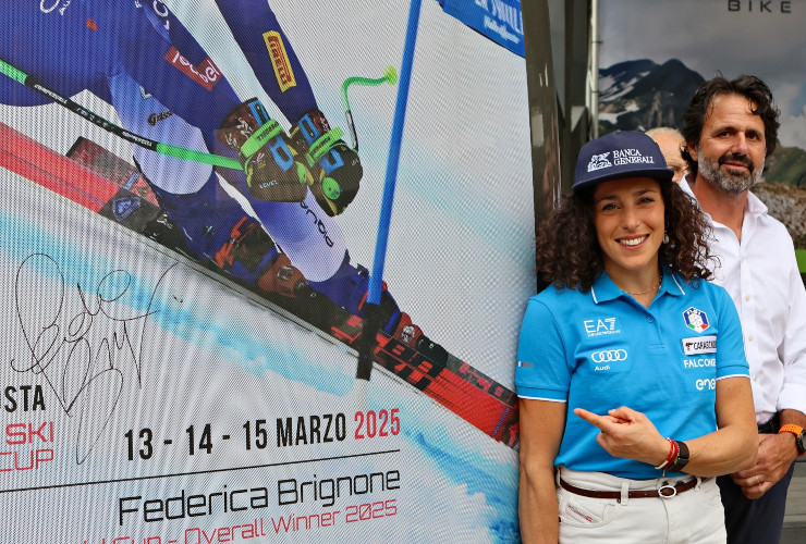 Federica Brignone con la 'sua' cabina della funivia La Thiuile - La Rosiere