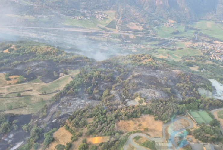 L'incendio tra Saint-Denis e Verrayes come si presentava nella mattina di lunedì 18 agosto