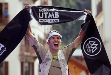 Tom Evans al traguardo della Utmb 2025