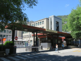 L'ingresso dell'ospedale 'Parini' di Aosta