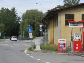 Una delle pompe di carburante del distributore Ewa a Chambave
