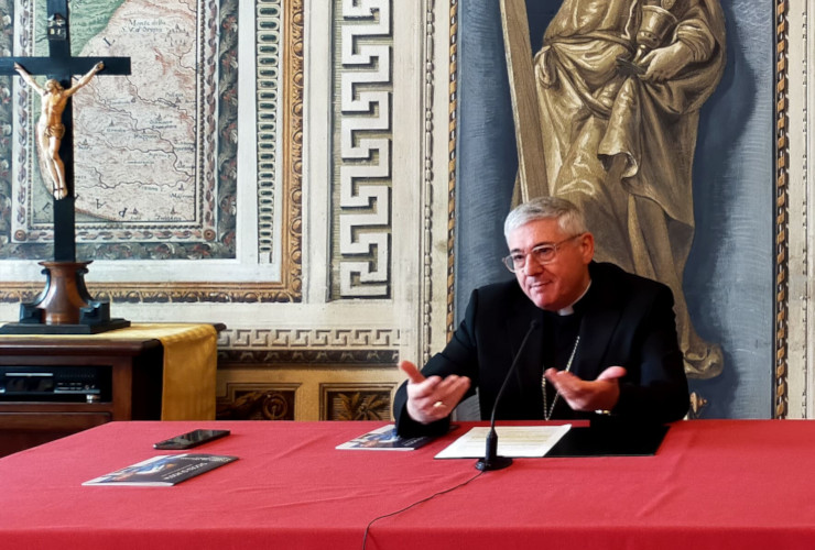 Franco Lovignana, Vescovo della Diocesi di Aosta, durante la presentazione della Lettera pastorale 2025/2026