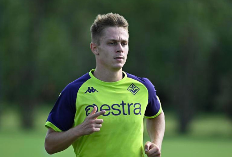 Hans Nicolussi Caviglia durante il suo primo allenamento con la Fiorentina