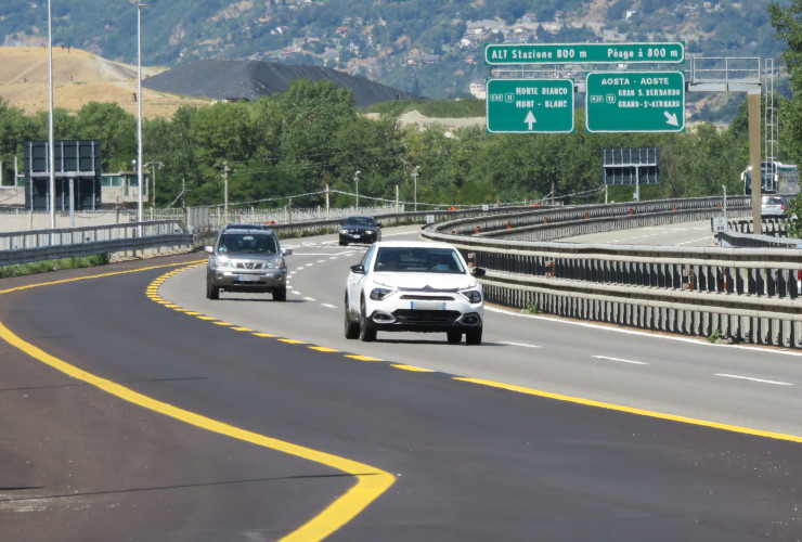 Un tratto dell'autostrada A5