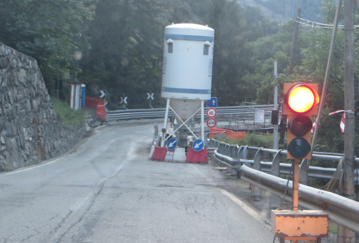 La zona del cantiere del ponte di Chevril, sulla strada regionale 47 per Cogne