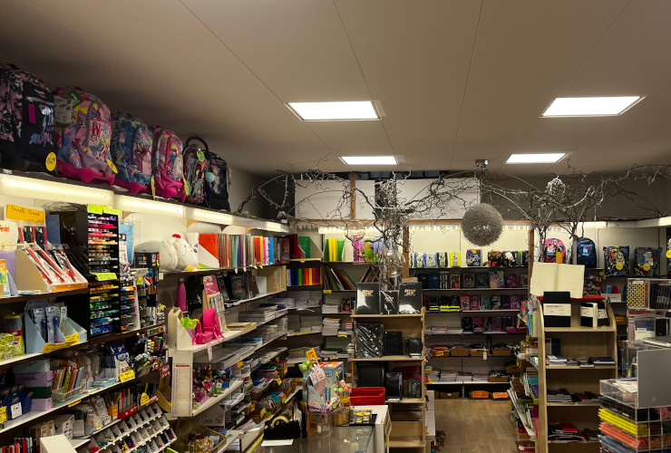 L'interno di una cartoleria ad Aosta
