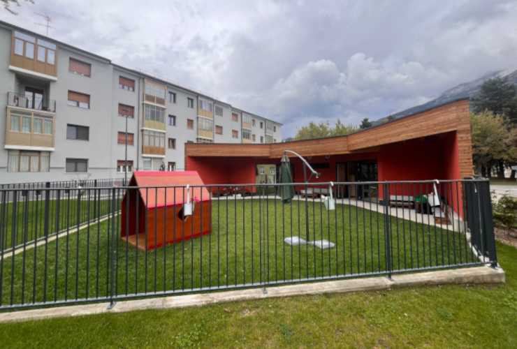 Il giardino dell'asilo nido del quartiere Dora di Aosta