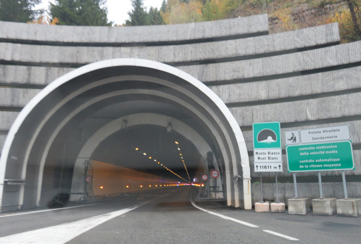 L'ingresso dal lato italiano del Traforo del Monte Bianco