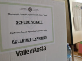 Un'urna per le elezioni del Consiglio regionale della Valle d'Aosta (scheda verde)