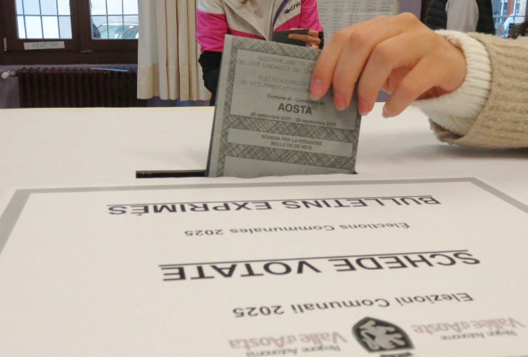 Il voto alle elezioni comunali di Aosta