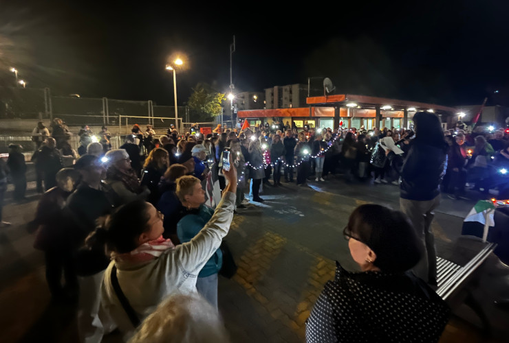 Il flash-mob 'Luci per la Palestina' all'ospedale regionale di Aosta