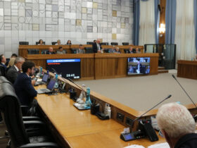 L'inizio della riunione straordinaria del Consiglio Valle sul bilancio consolidato
