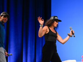 Davide e Federica Brignone sul palco del Teatro sociale di Trento (foto Nicola Eccher)