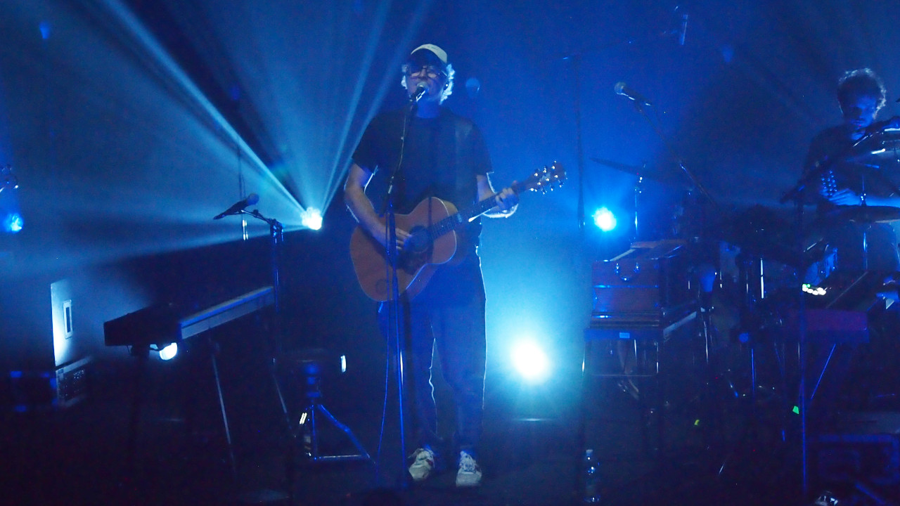 Niccolò Fabi sul palco dello 'Splendor' di Aosta (foto di Giulia M. Meynet)