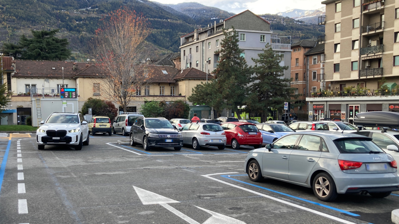 Piazza Plouves ad Aosta