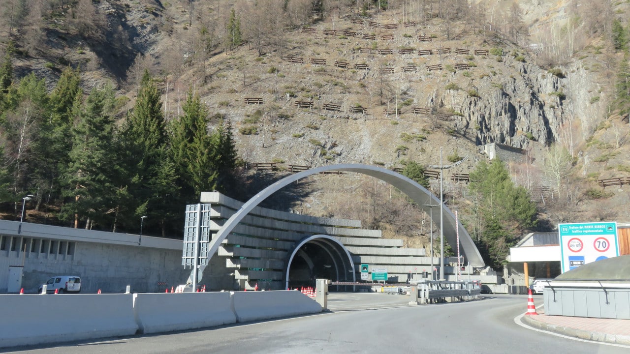 L'ingresso italiano del Traforo del Monte Bianco