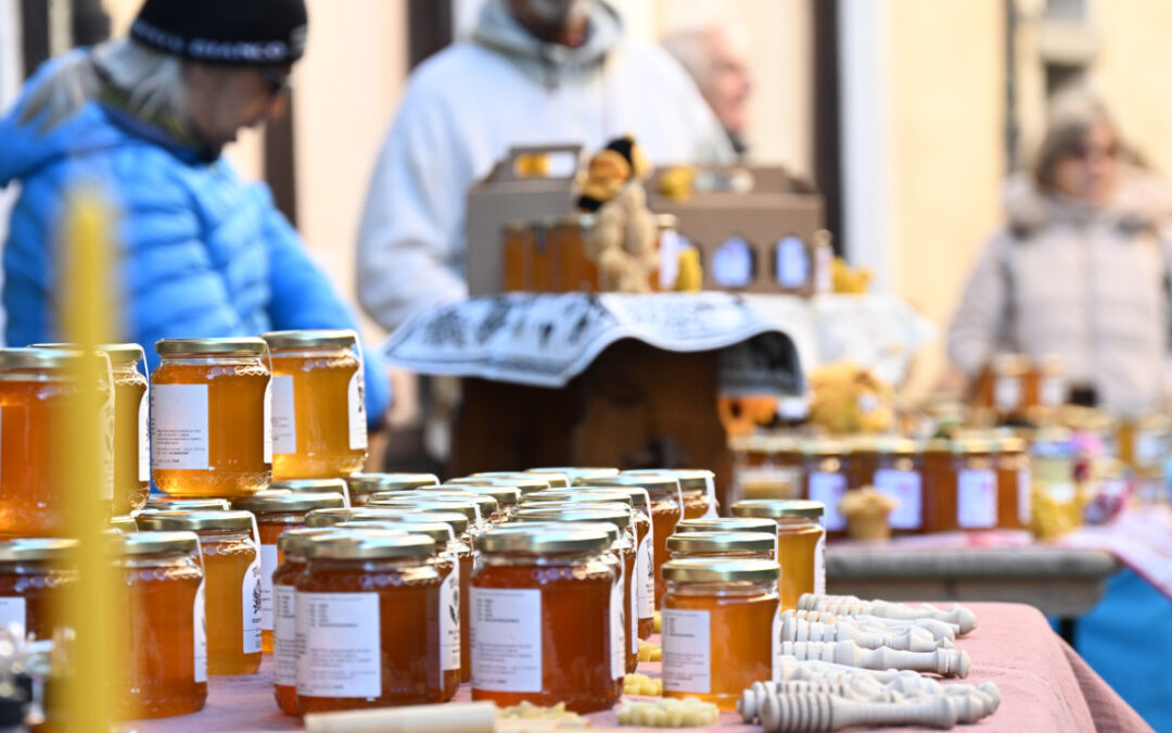 A Châtillon premiati i migliori mieli della Valle d’Aosta: sette ori alla qualità valdostana