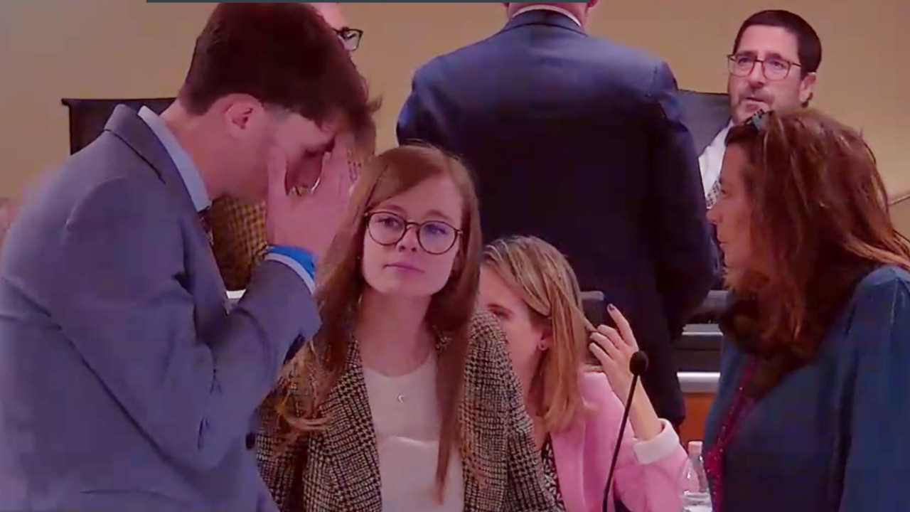 Nicolò Munier, Sylvie Hugonin e Katya Foletto impegnati a far votare i colleghi