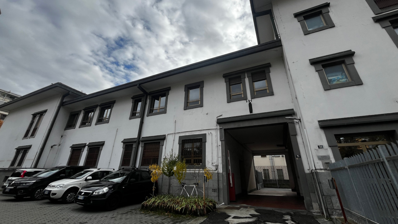 L'ingresso del palazzo ex Sip di Aosta, dove operano i lavoratori di TeleContactCenter