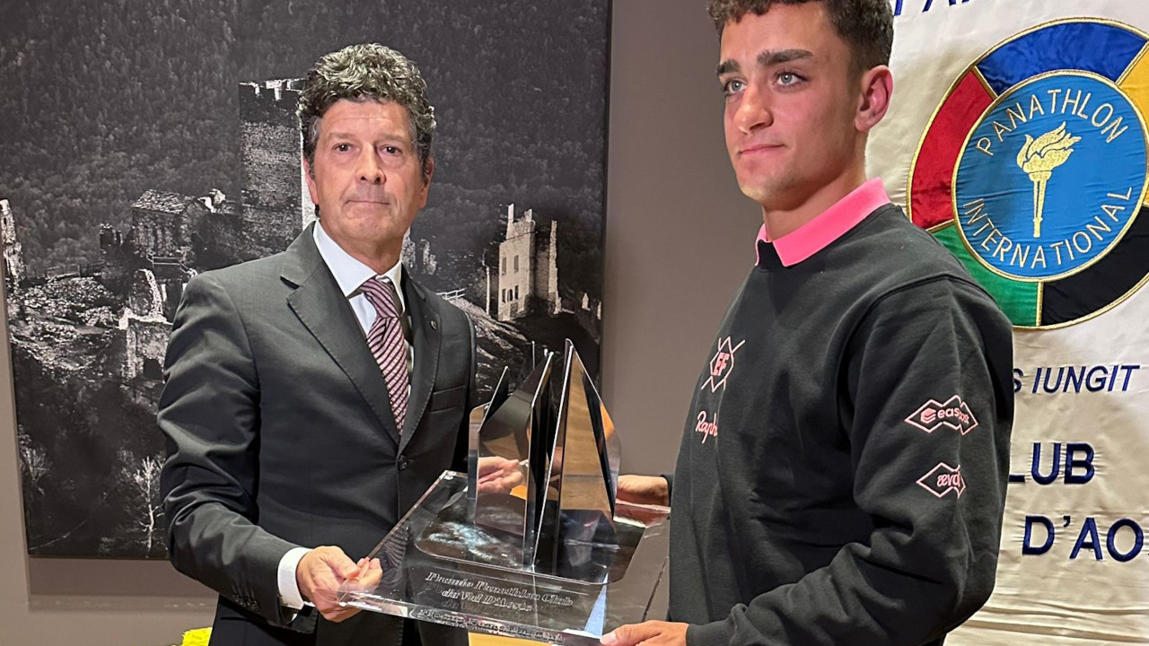 Piercarlo Lunardi premia Filippo Agostinacchio
