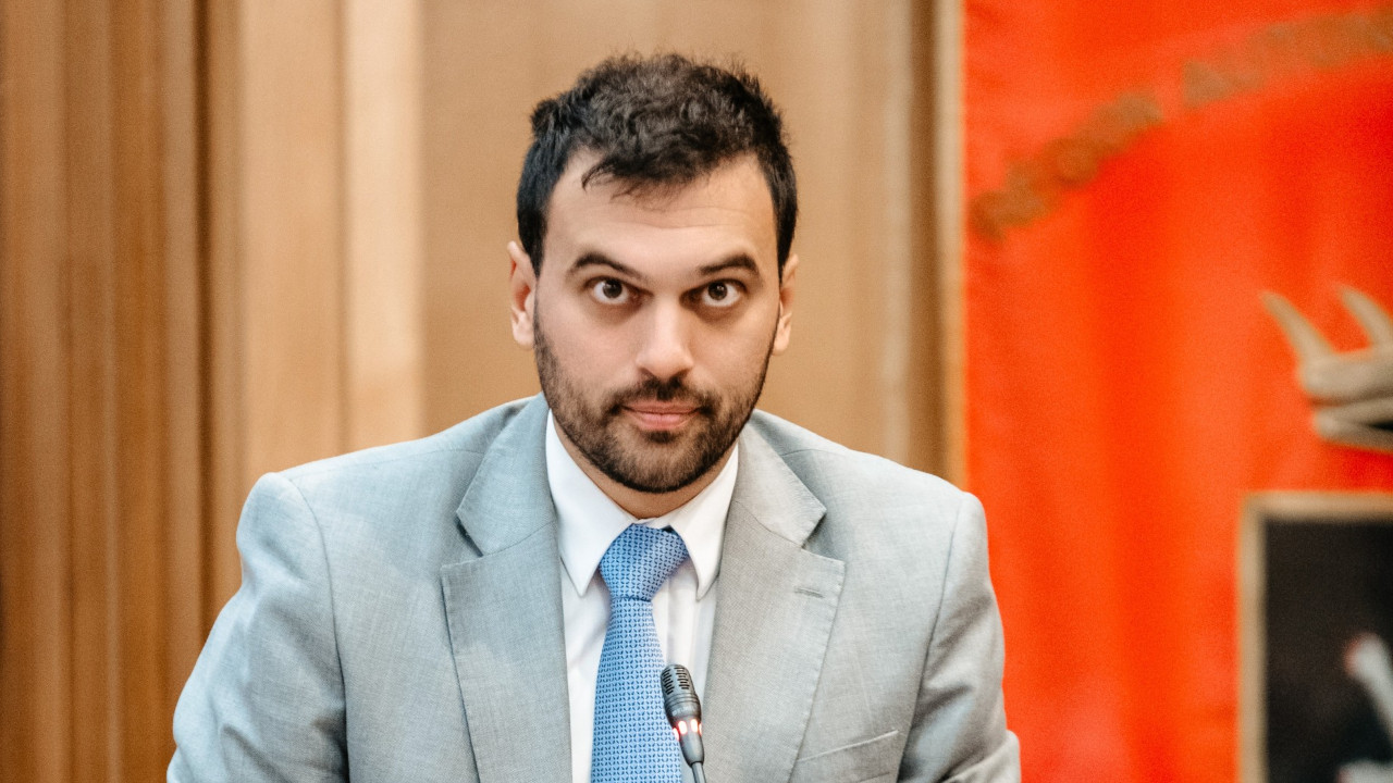 Marco Carrel durante la prima riunione del nuovo Consiglio Valle