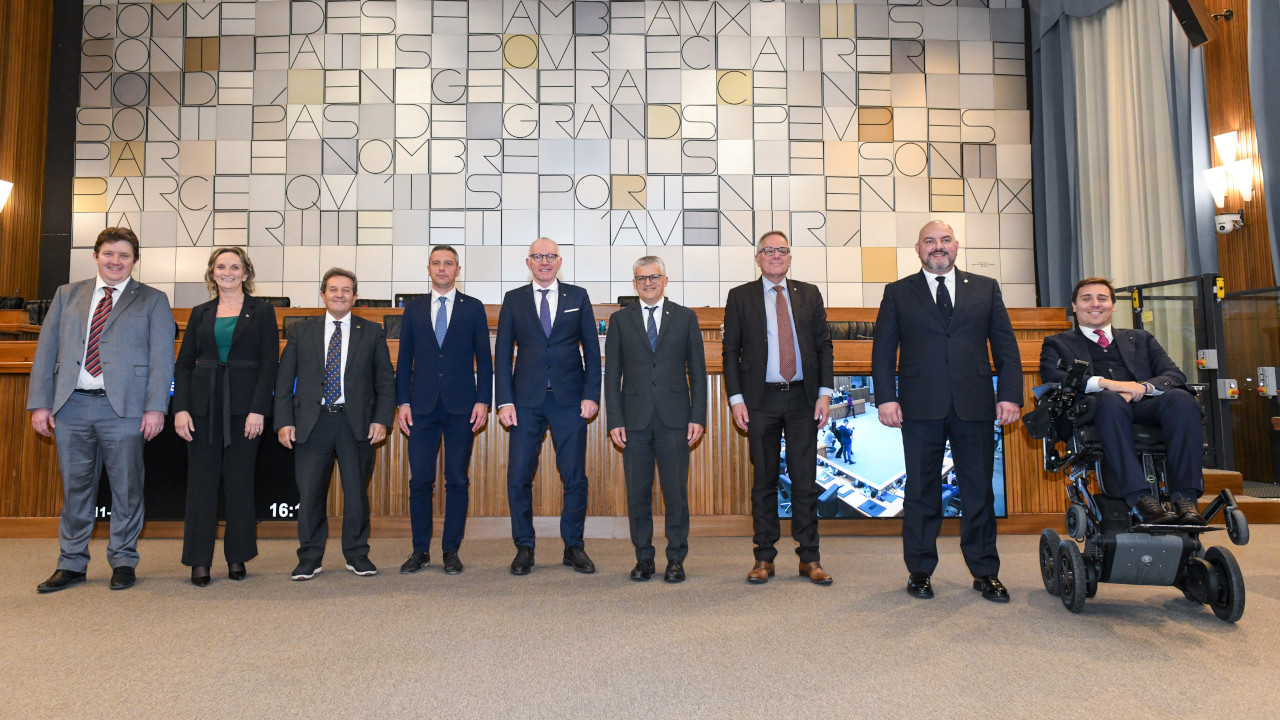 La 35ª Giunta regionale, Erik Lavevaz, Speranza Girod, Mauro Baccega, Davide Sapinet, Renzo Testolin, Luigi Bertschy, Giulio Grosjacques, Carlo Marzi e Leonardo Lotto