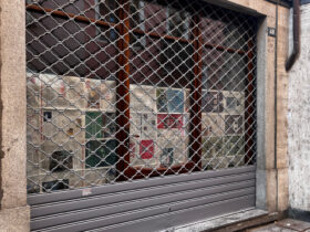 Un'attività chiusa ad Aosta