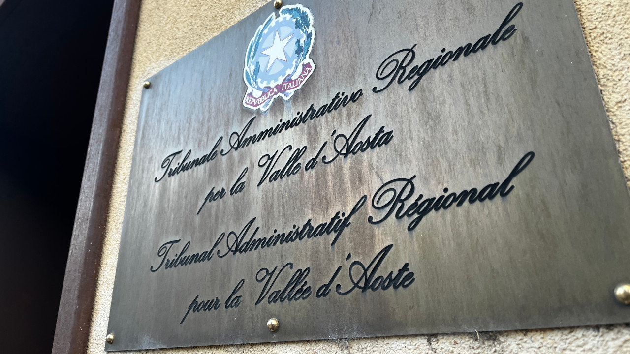 L'insegna del Tribunale amministrativo della Valle d'Aosta