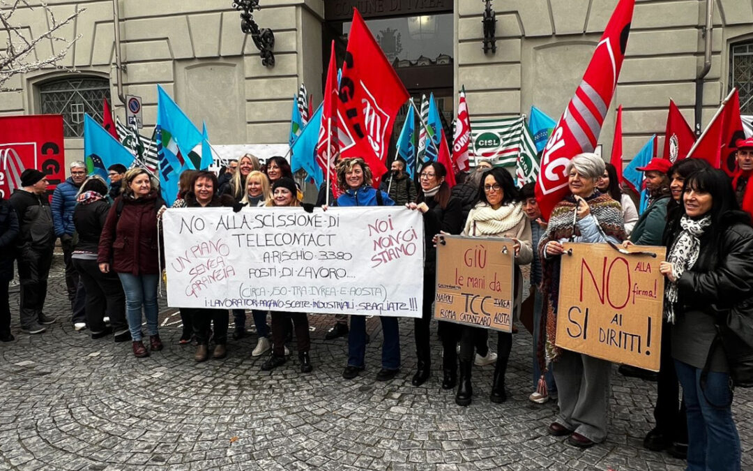 Telecontact, dopo la protesta l’interrogazione di Manes: «serve chiarezza immediata»